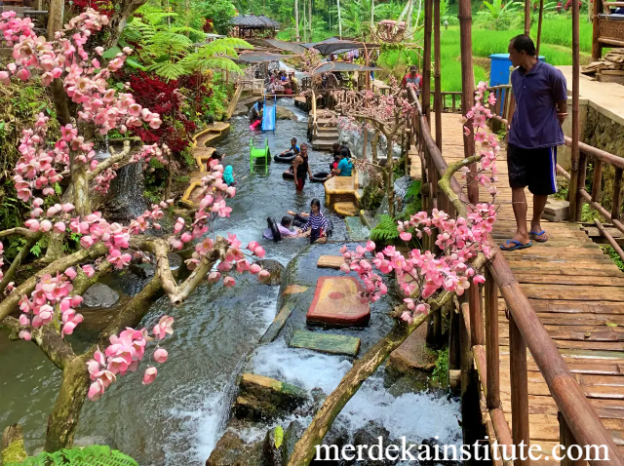 Nikmati Wisata Air di Umbulan Tanaka